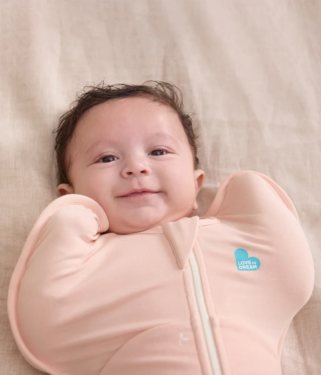 Swaddle Up™ Saco de arrullo 1.5 TOG Polar de algodón Rosa suave Ramitas - Imagen 9