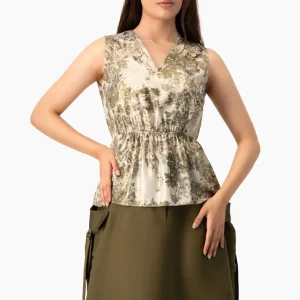 Blusa estampada y escote en V