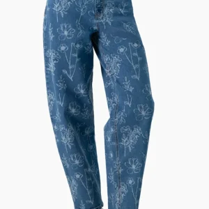 Jeans amplio con detalle floral
