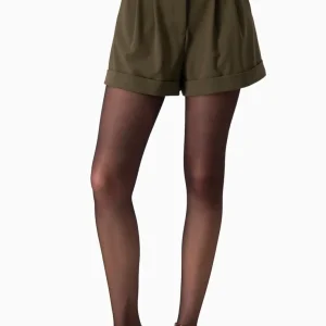 Short Ivonne con pinzas