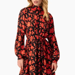 Vestido corto estampado cuello alto