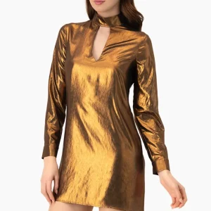 Vestido corto de escote tipo gota