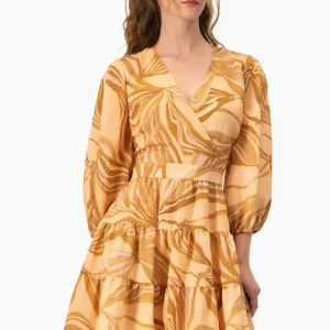 Vestido corto de manga abullonada