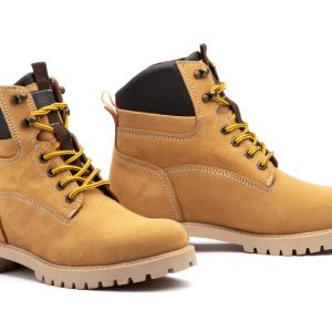 11572 Bota para caballero en piel de color melocotón, con cordones ( hecho en España)