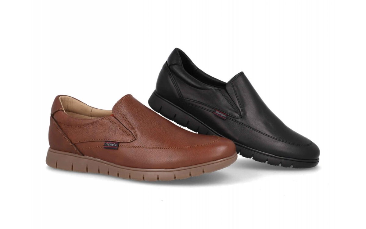 Zapato de piel para hombre modelo 13361 con elásticos laterales en negro y cuero