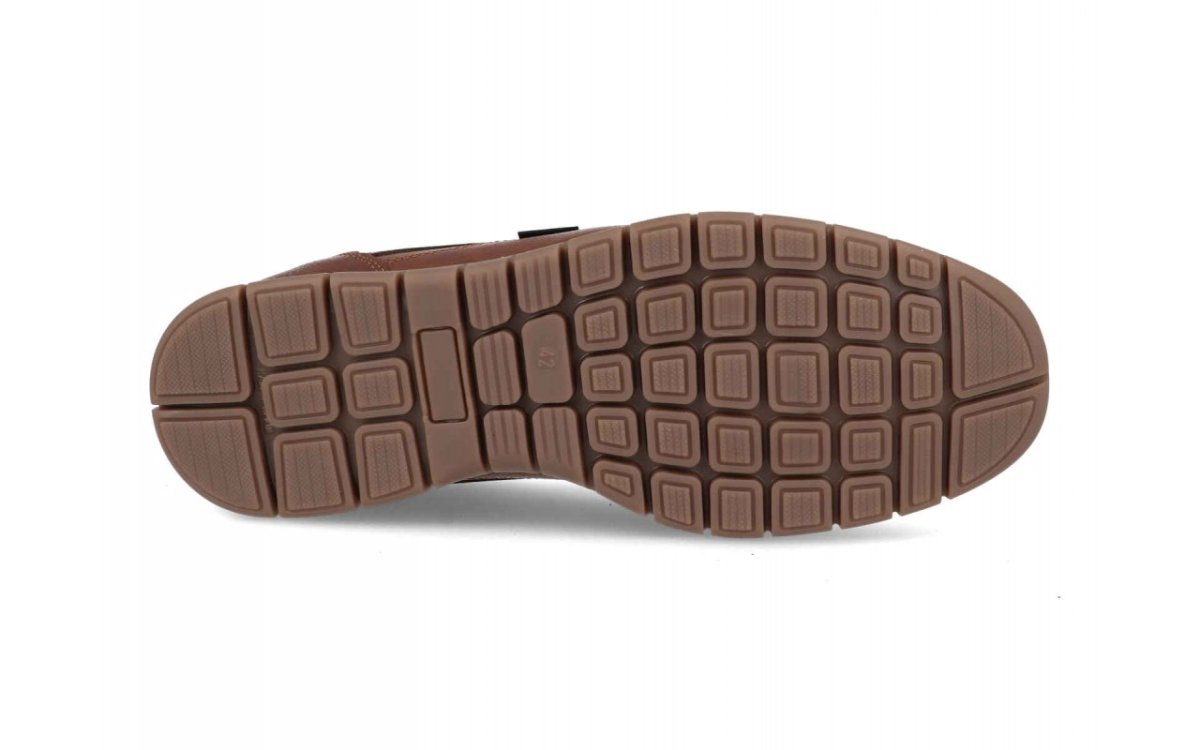 Zapato de piel para hombre modelo 13361 con elásticos laterales en negro y cuero - Imagen 8
