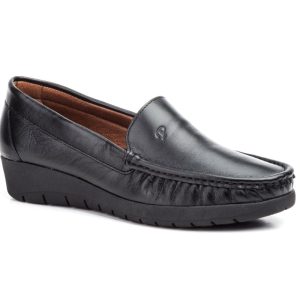 17001 Mocasín para señora en piel con cuña baja de color negro ( hecho en España)