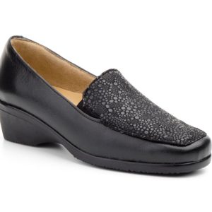 1707 Mocasín para señora en piel de color negro ( hecho en España)