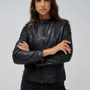 CAZADORA DE CUERO NEGRO