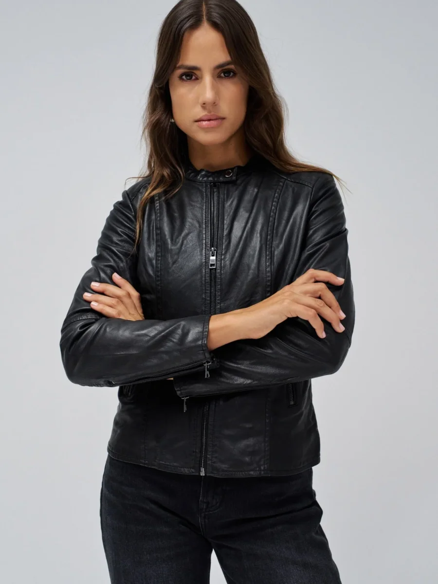 CAZADORA DE CUERO NEGRO - Imagen 2