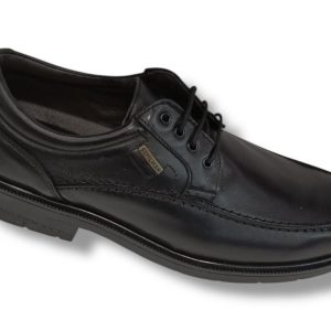 2015 Zapato de caballero blucher con cordones tipo crispino en piel de color negro, fabricado en España.