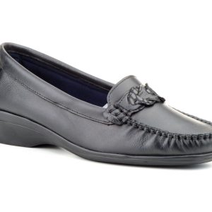 2044 Mocasín tipo kiowa para señora en piel de color negro ( hecho en España)