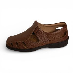 Sandalia clásica de piel color cuero para hombre modelo 21405 – Fabricada en España