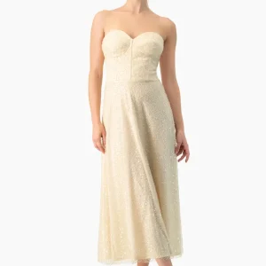 Vestido beige escote corazon