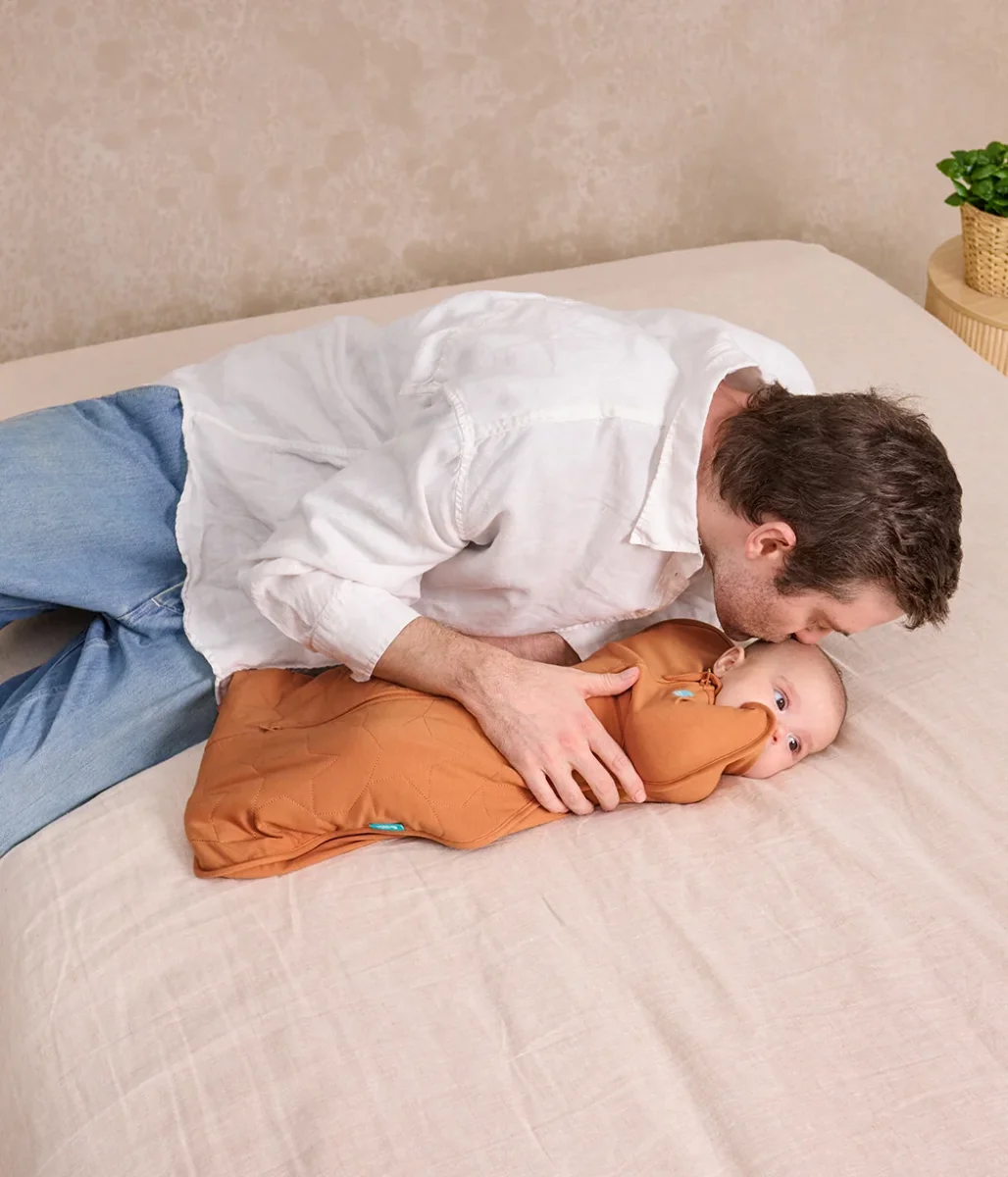 Swaddle Up™ Saco de arrullo 2.5 TOG Algodón Avellana Estrella acolchada - Imagen 9