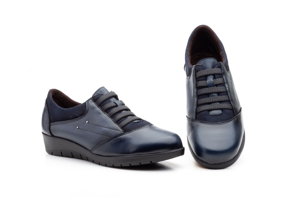 5567 Zapato para señora en piel de color marino con elásticos ( hecho en España) - Imagen 3