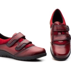 5568 Zapato para señora en piel con velcros de color burdeos ( hecho en España)