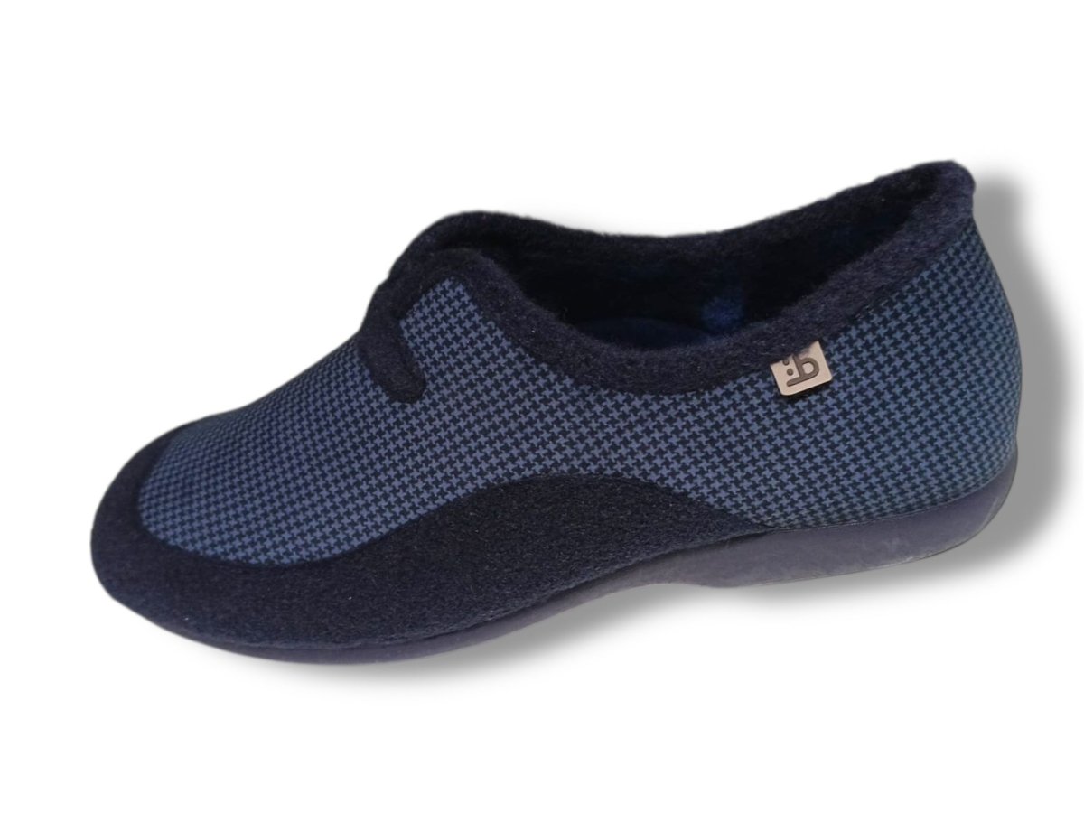 5664 Zapatilla cerrada para casa de caballero en suapel de color azul, fabricada en España. - Imagen 2