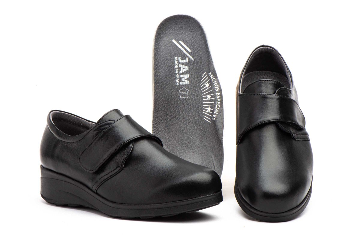 7436 Mocasín para señora confort en piel con velcro y plantilla extraíble de color negro ( hecho en España) - Imagen 3