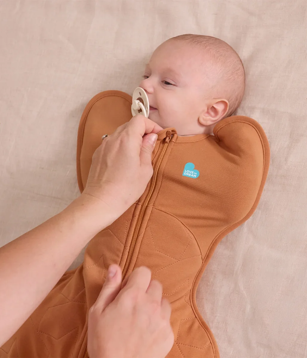 Swaddle Up™ Saco de arrullo 2.5 TOG Algodón Avellana Estrella acolchada - Imagen 7