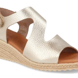 Sandalia de piel para mujer modelo 9925 con cuña de esparto y corte ergonómico