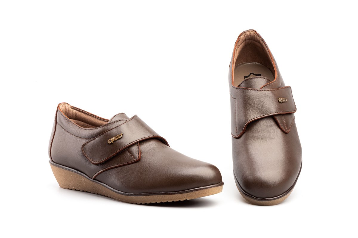 AE 391 Zapato para señora en piel con velcro y piso de cuña de color marrón ( hecho en España) - Imagen 2