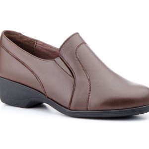 AT 626 Mocasín para señora en piel con cuña baja de color marrón ( hecho en España)