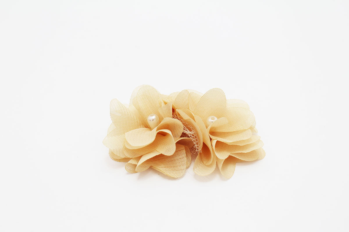 Adorno flor perla clip zapatos - Imagen 4