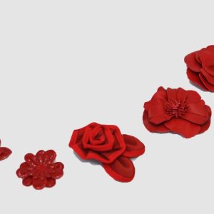 Adornos flor de piel en rojo para zapatos