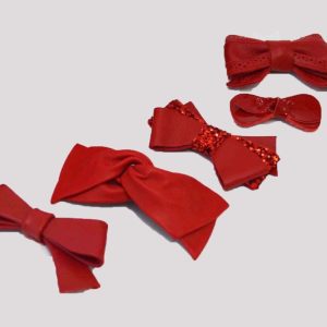 Adornos lazo de piel en rojo para zapatos