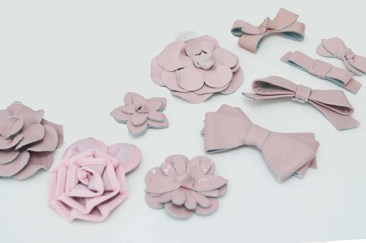 Adornos de piel en rosa para zapatos