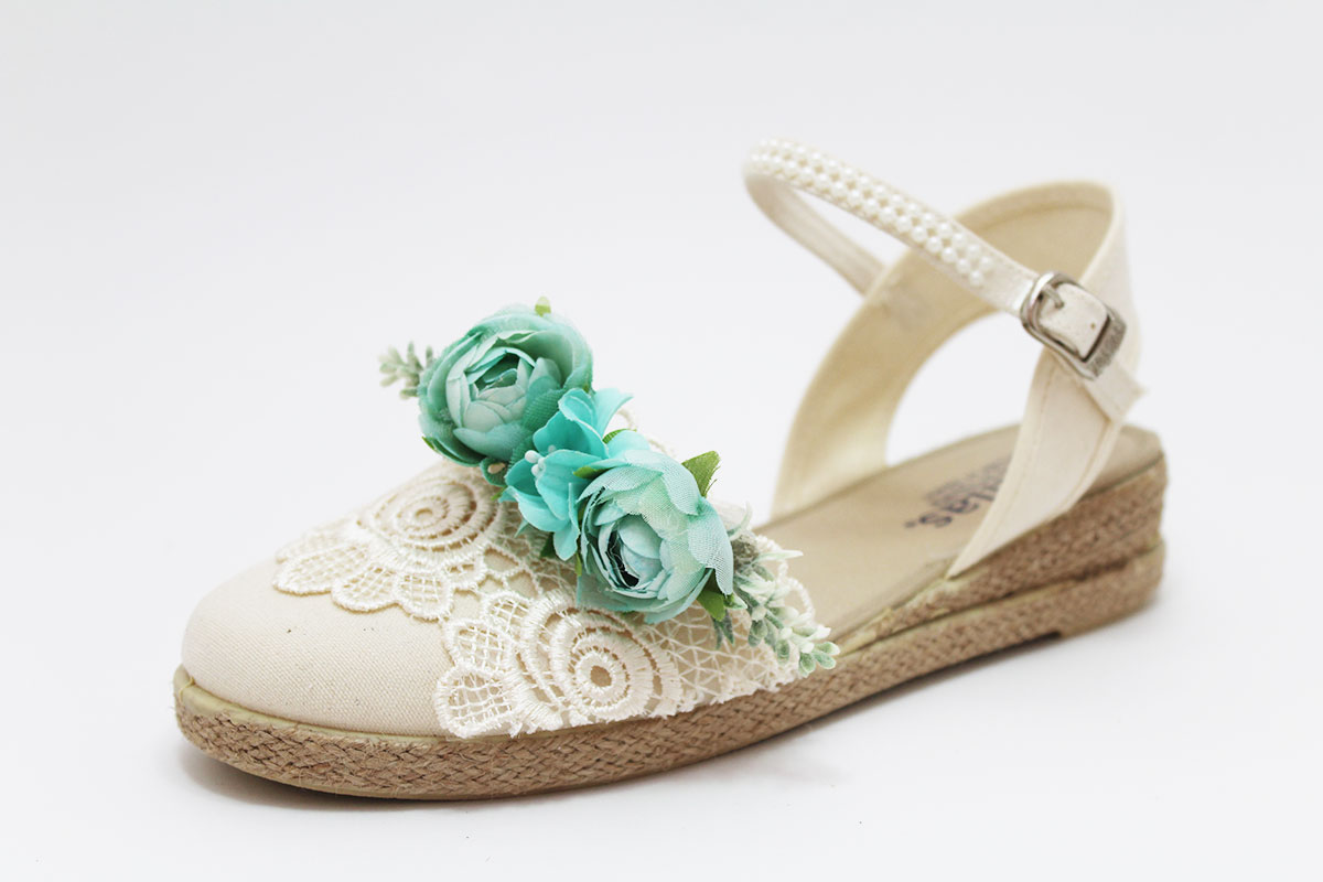 Alpargata bordada beige flor verde menta - Imagen 3