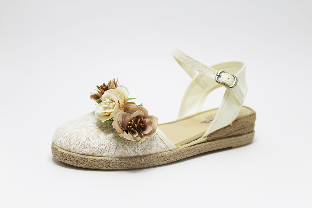 Alpargata bordado beige flores doradas