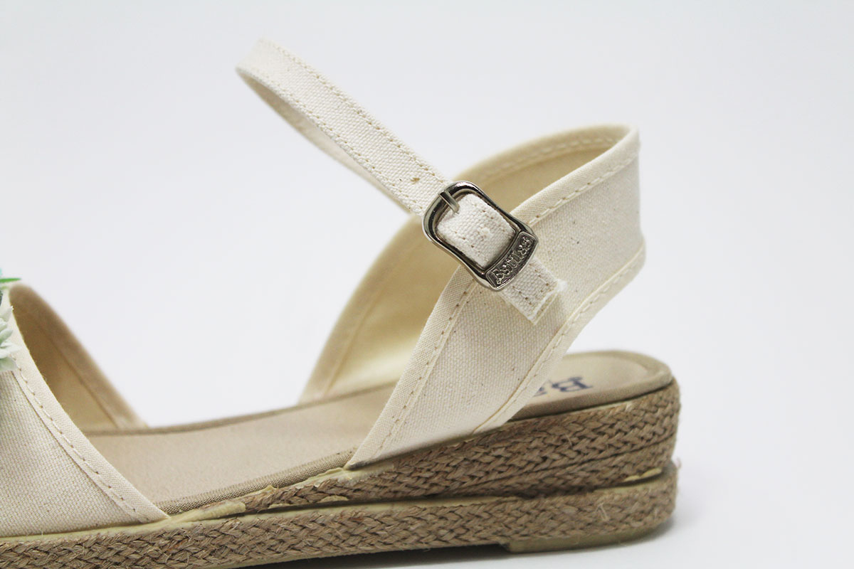 Alpargata beige con flores verde menta niña - Imagen 5