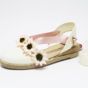 Alpargata beige margaritas lazos niña