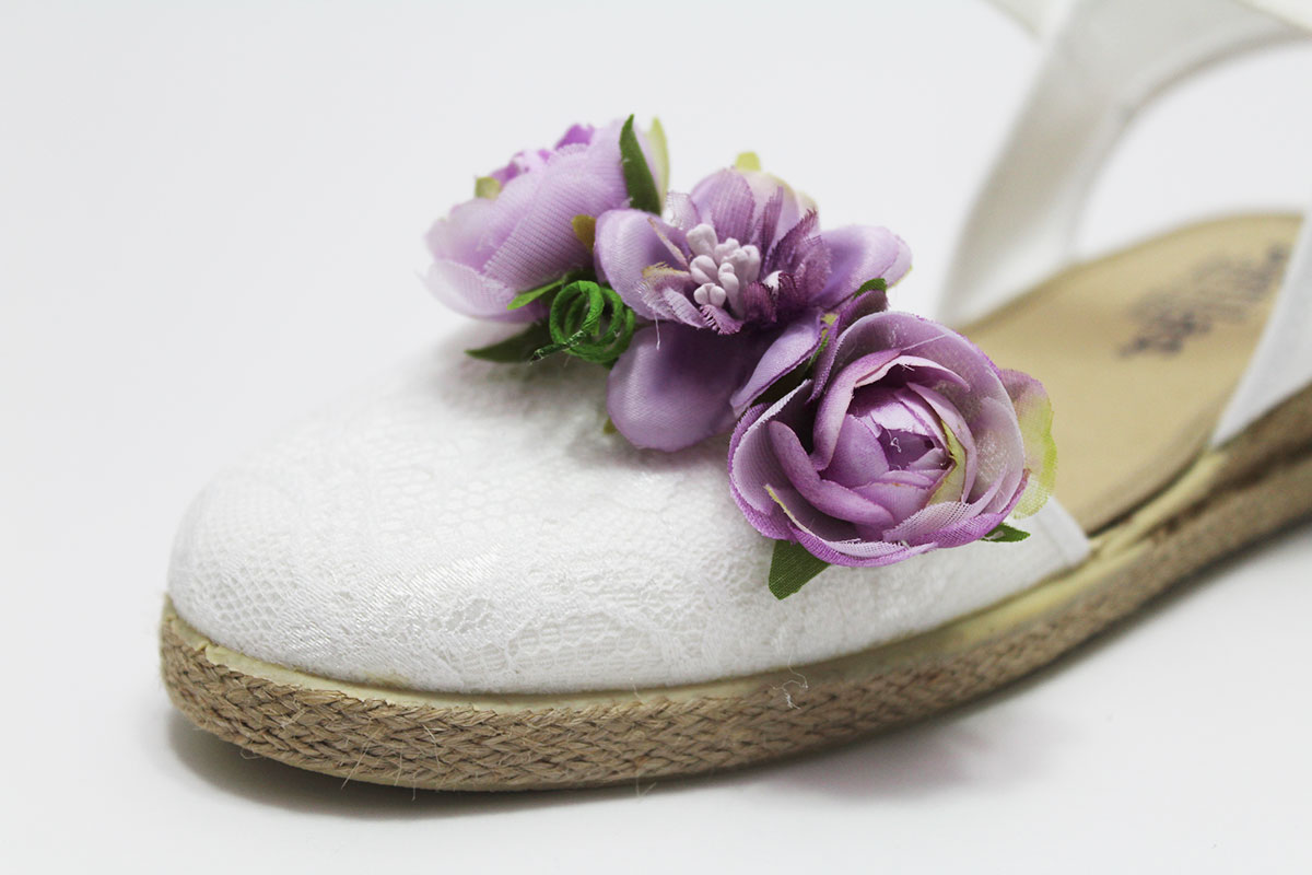 Alpargata bordado flores malva ceremonia - Imagen 8
