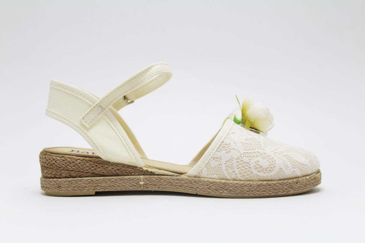 Alpargata bordado beige flores niña - Imagen 6