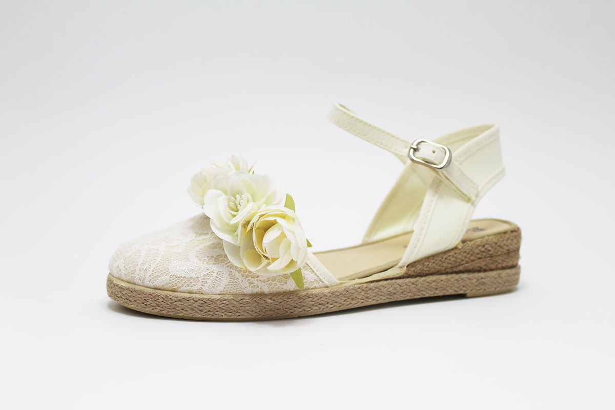 Alpargata bordado beige flores niña - Imagen 7