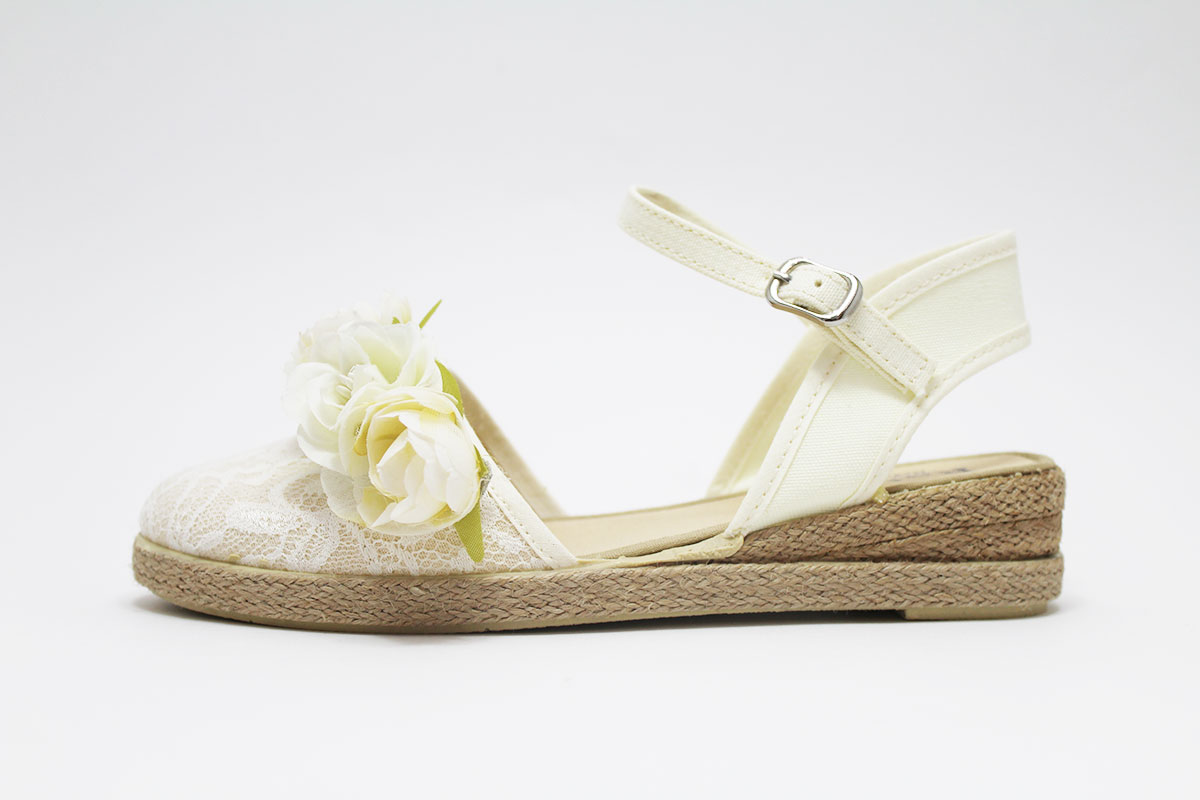 Alpargata bordado beige flores niña - Imagen 3