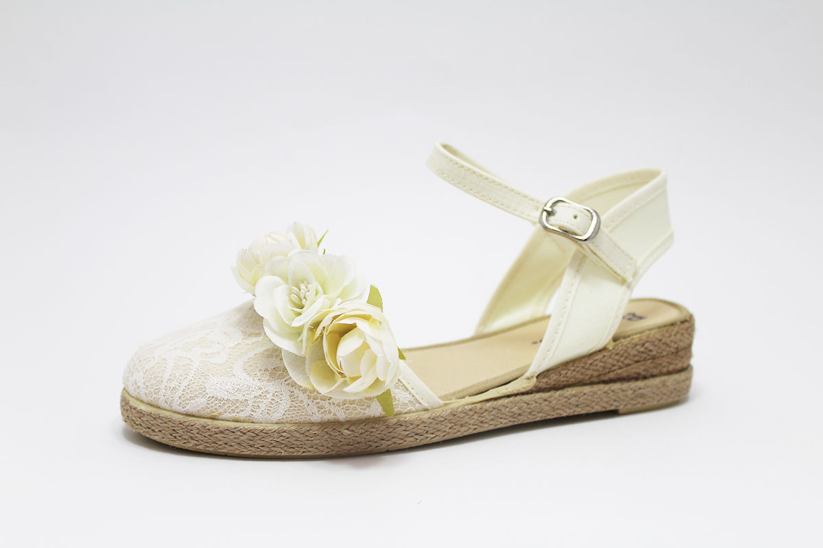 Alpargata bordado beige flores niña - Imagen 5