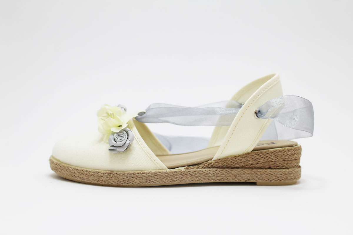 Alpargata beige flores gris lazos niña - Imagen 5