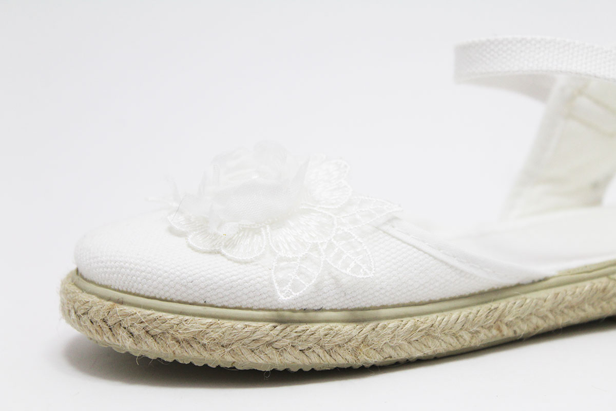 Alpargata blanco flor bordado niña - Imagen 3