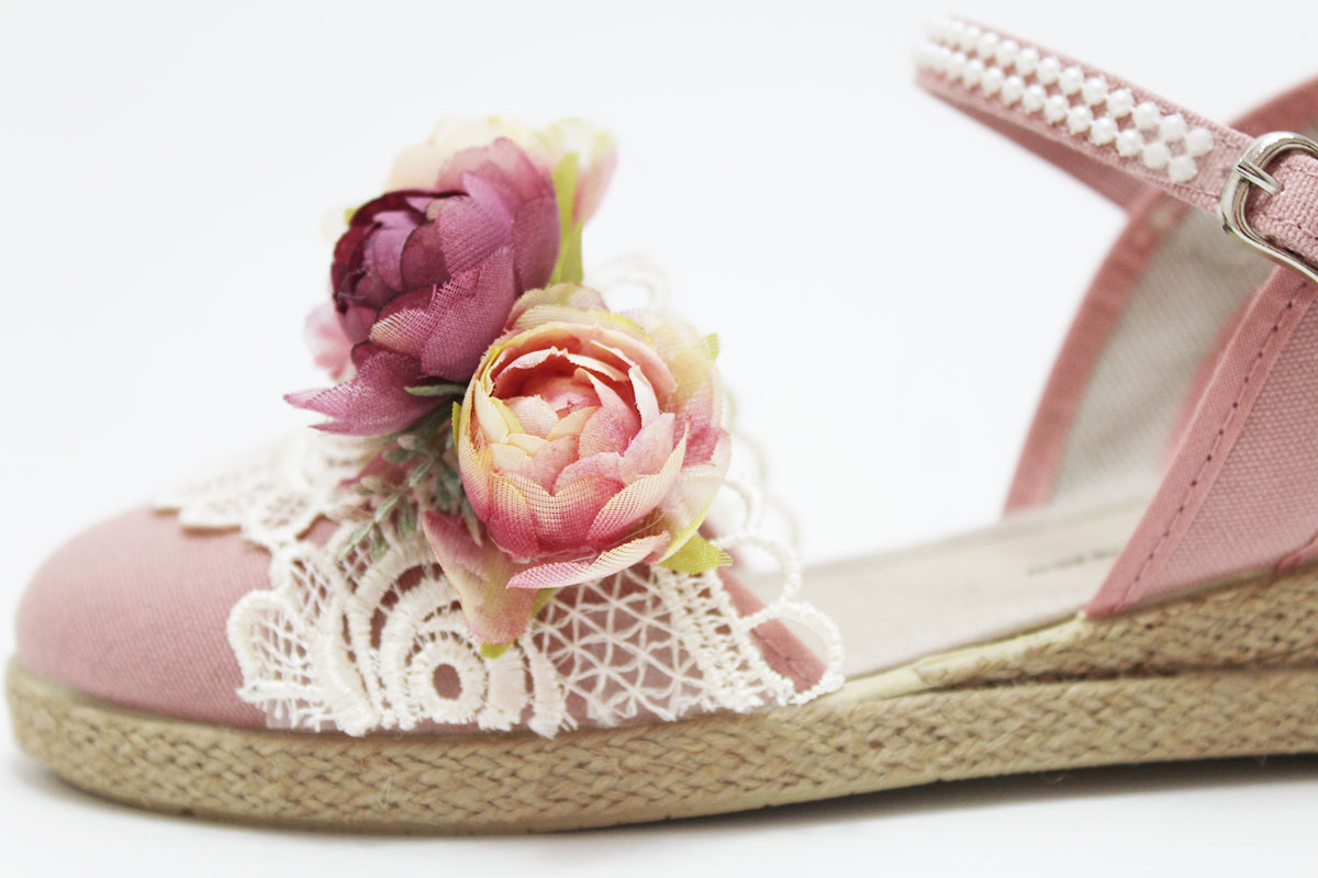 Alpargata rosa bordado beige y adorno - Imagen 6