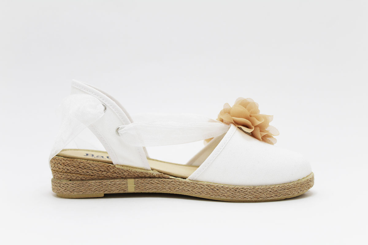 Alpargata cintas raso flor camel niña - Imagen 8