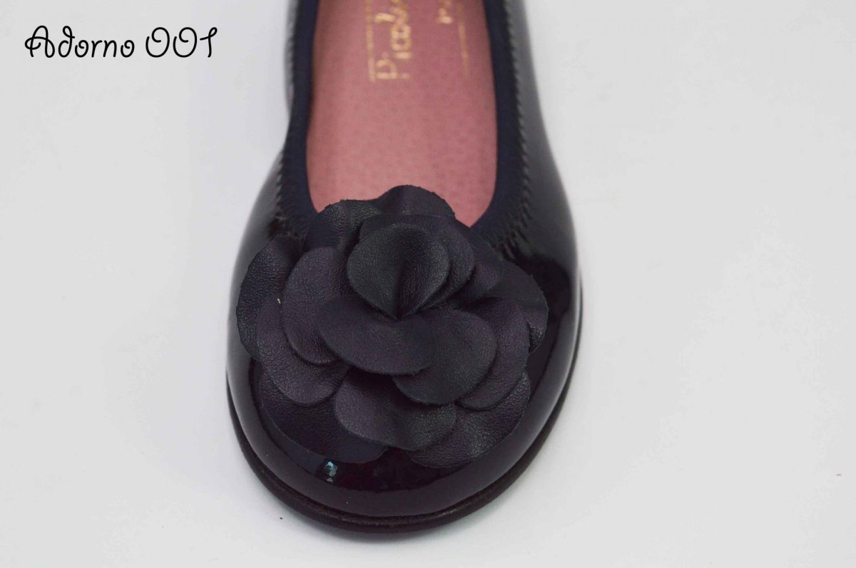 Adornos de piel en charol azul para zapatos - Imagen 6