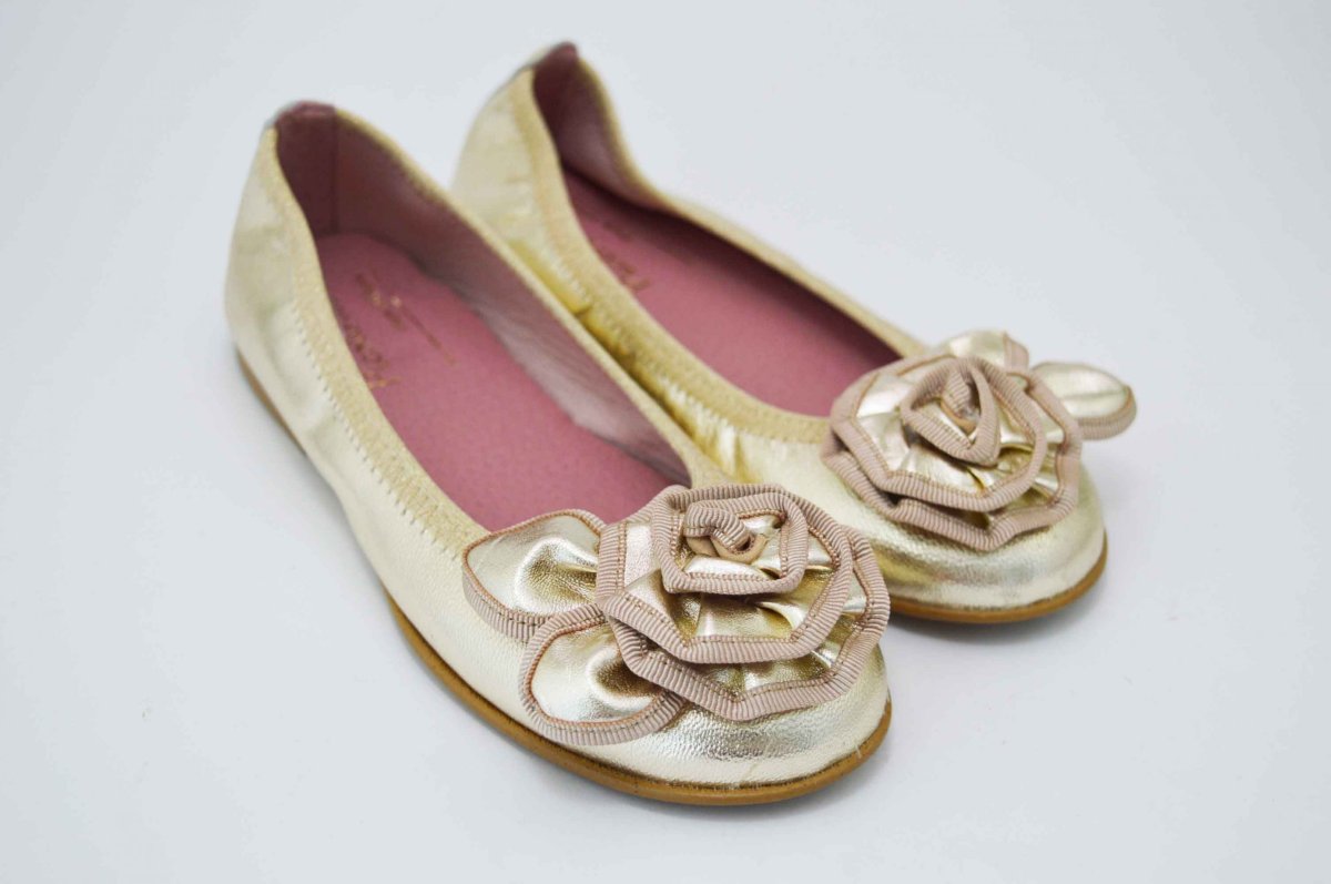 Bailarinas doradas con adornos flor - Imagen 3