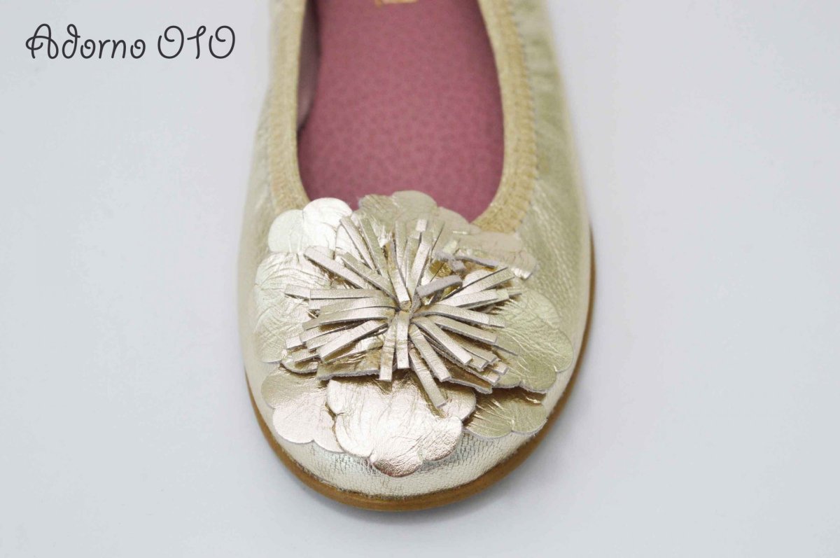 Adornos flor de piel en dorado para zapatos - Imagen 7