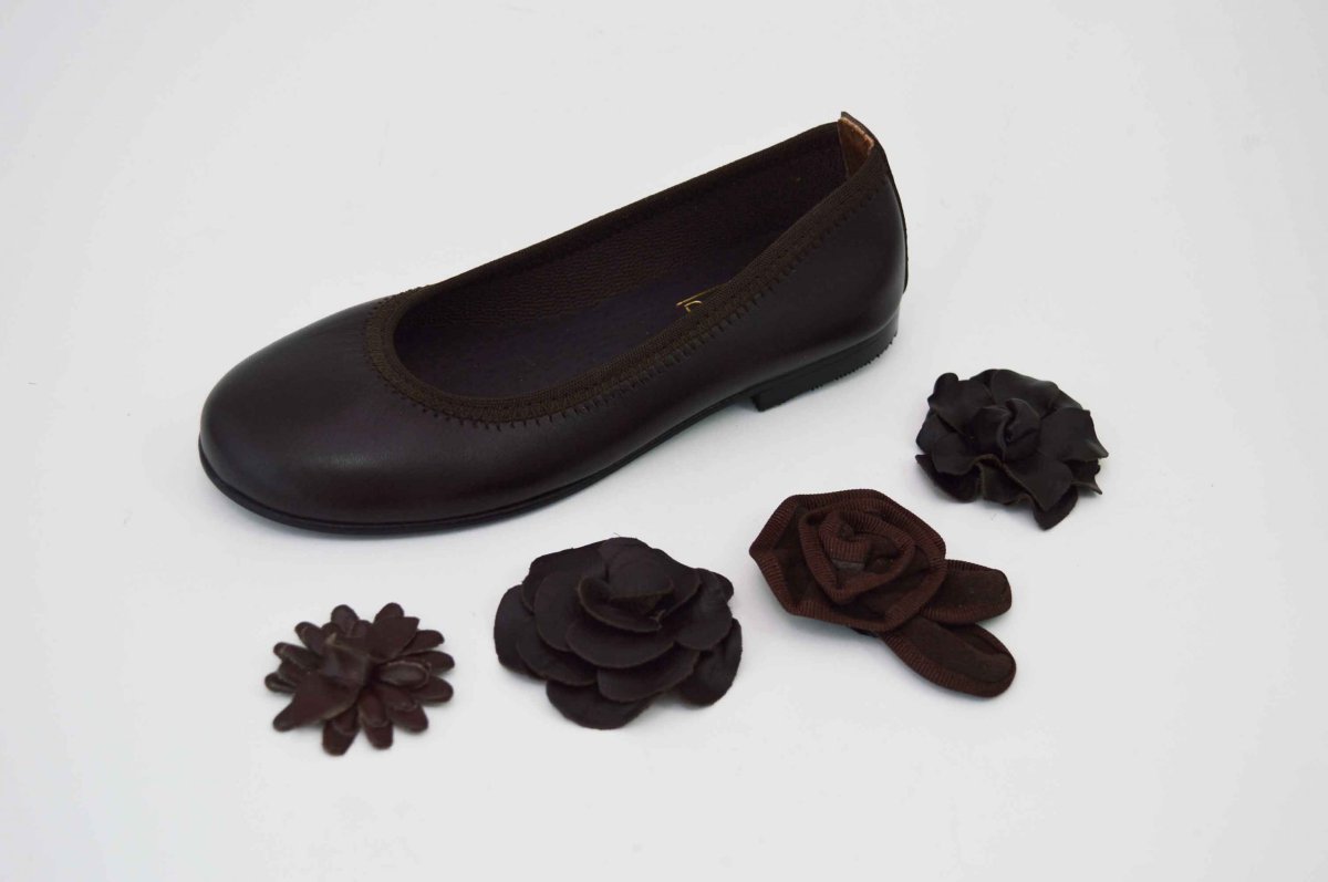 Bailarinas marrón chocolate con adornos - Imagen 2