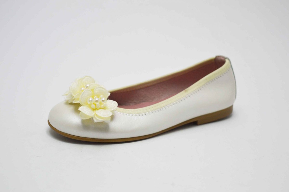 Bailarina nacarado con flor comunion niña - Imagen 3
