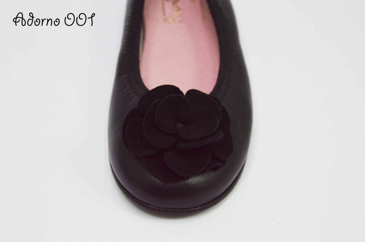 Adornos de piel en negro para zapatos - Imagen 3